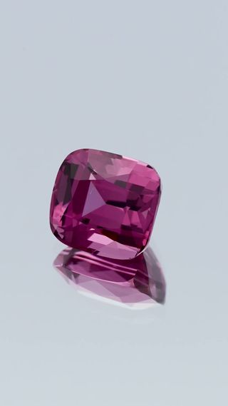 Reddish Pink Spinel 4.15ct thumbnail 2
