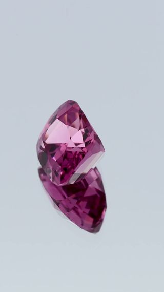 Reddish Pink Spinel 4.15ct thumbnail 3
