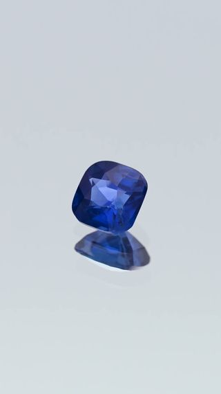 Royal Blue Sapphire 0.68ct thumbnail 2