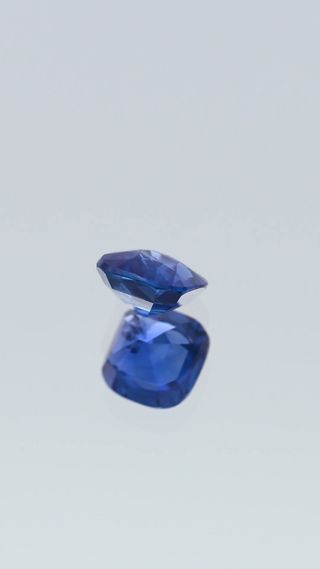 Royal Blue Sapphire 0.68ct thumbnail 6