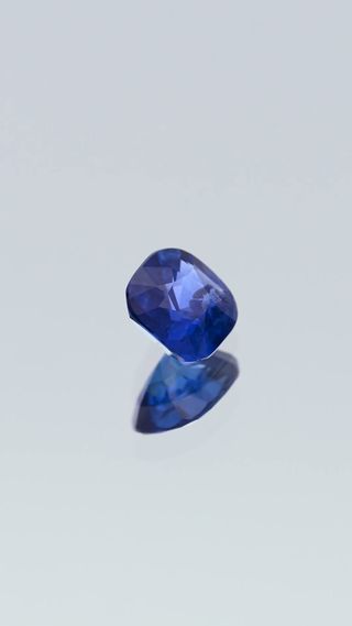 Royal Blue Sapphire 0.68ct thumbnail 8