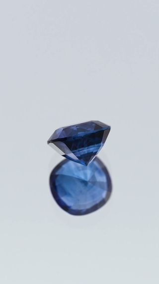 Royal Blue Sapphire 1.29ct thumbnail 5